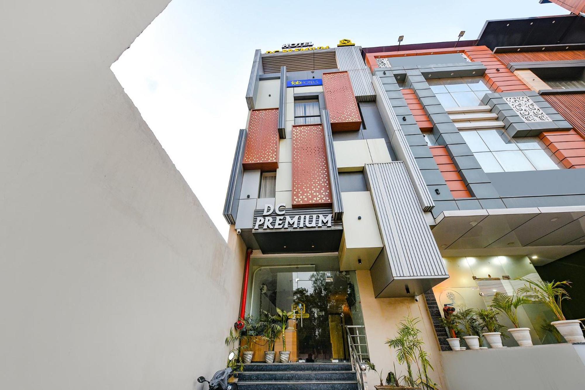 Fabhotel Dc Premium Zirakpur Buitenkant foto