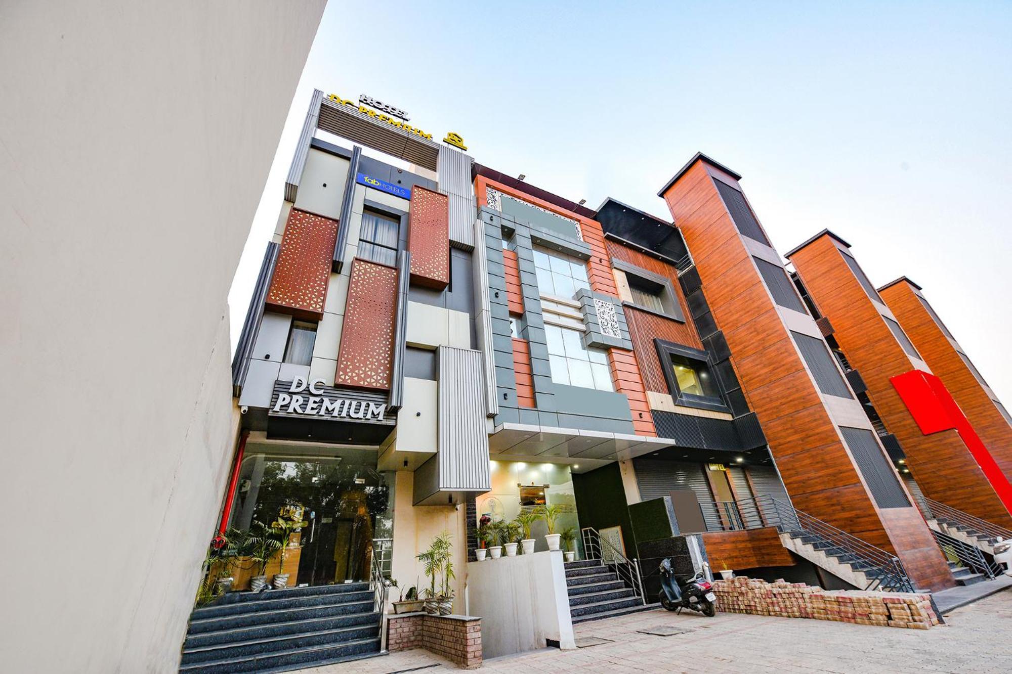 Fabhotel Dc Premium Zirakpur Buitenkant foto